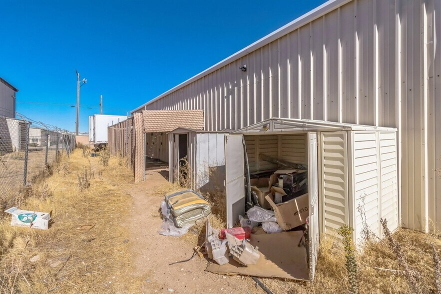 More Photos Of 17265 Darwin Ave, Hesperia Service For Lease