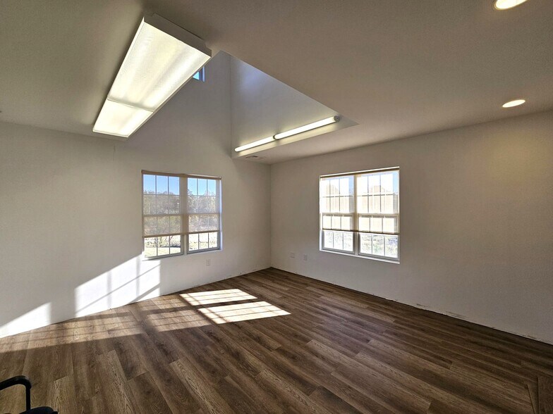 More Photos Of 5 Walter E Foran Blvd, Flemington Medical For Lease