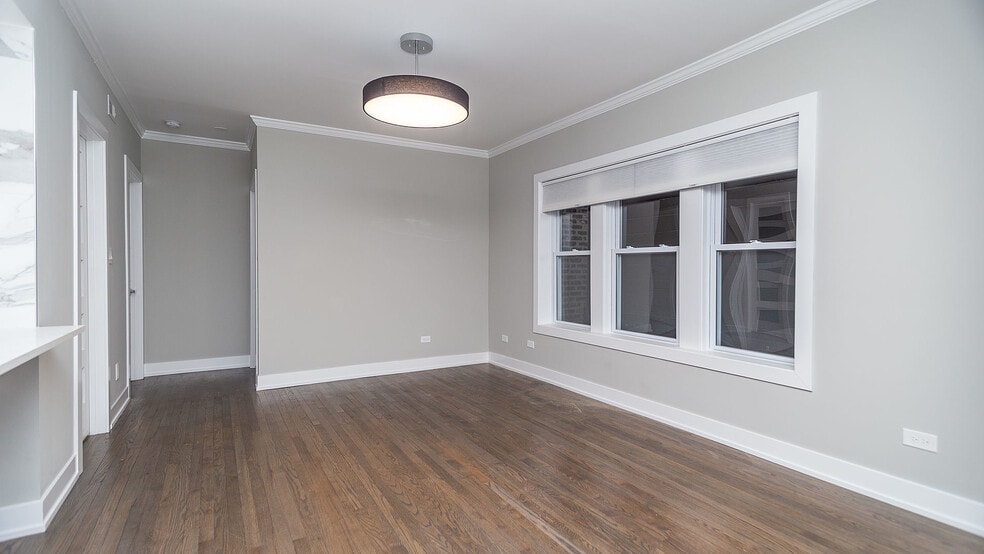 More Photos Of 3124 N Broadway, Chicago Storefront Retail Residential For Sale