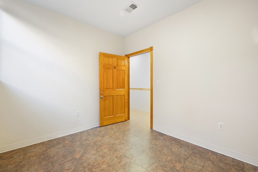 More Photos Of 406 15th St, Brooklyn Apartments For Lease