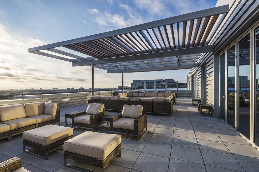 More Photos Of 14675 Dallas Pky, Dallas Office For Lease