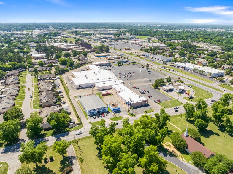 More Photos Of 6200-6228 Atlanta Hwy, Montgomery Storefront For Sale