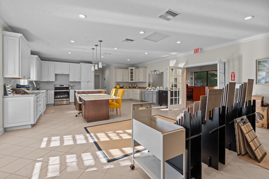 More Photos Of 49 Shores Blvd, Saint Augustine Office For Lease