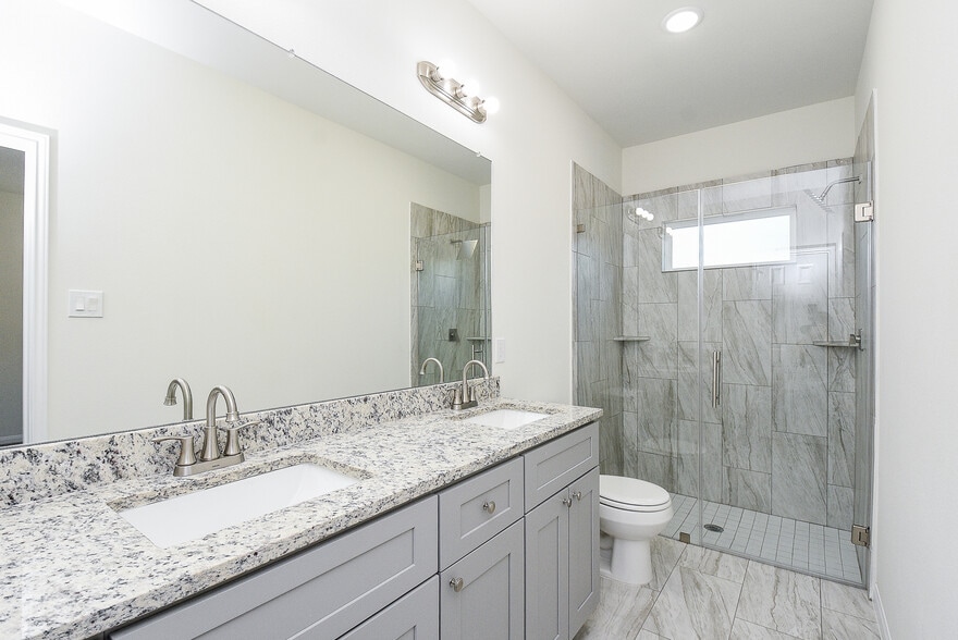 More Photos Of 2815 Bowlin Leaf Ln, Houston Multifamily For Sale