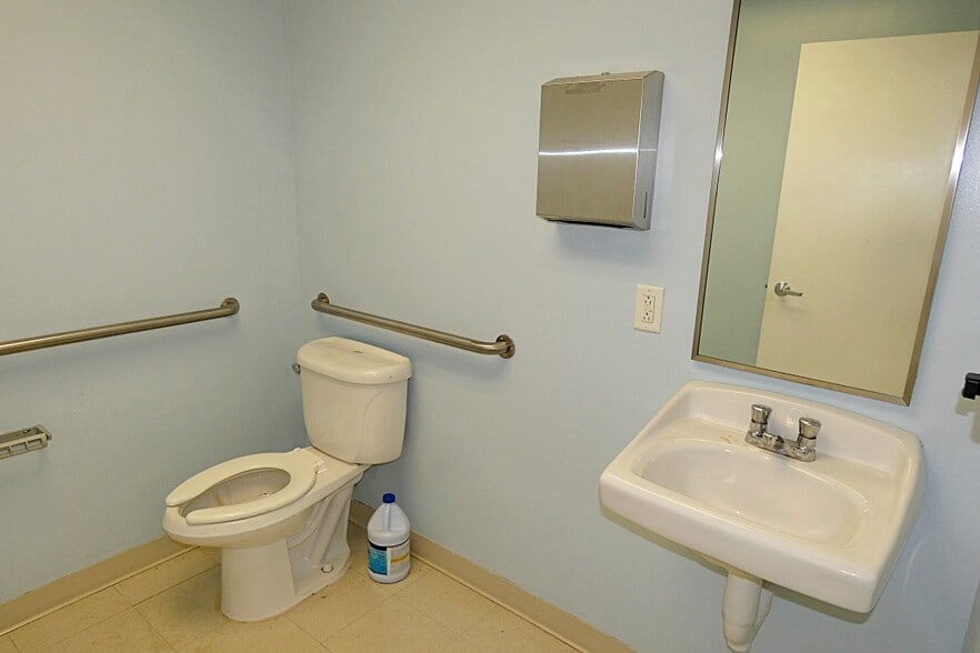 More Photos Of 1829 Maple Rd, Williamsville Medical For Lease