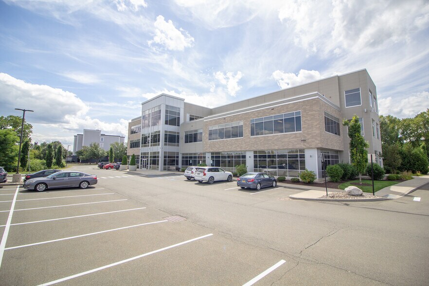 More Photos Of 1712 Route 9, Halfmoon Office For Lease