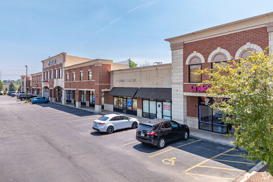 More Photos Of 2-30 Ohio St, Joliet General Retail For Lease