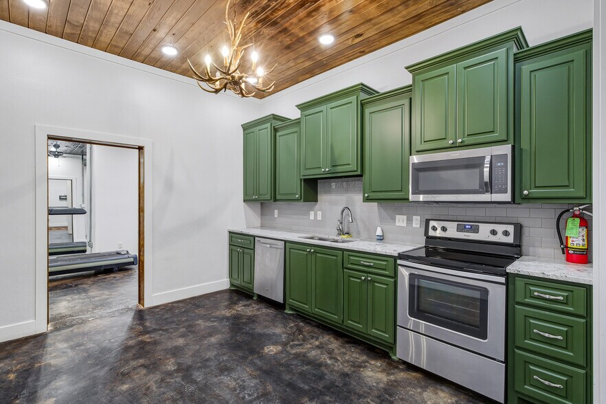 More Photos Of 1000 Louisville Ave, Monroe Office For Sale