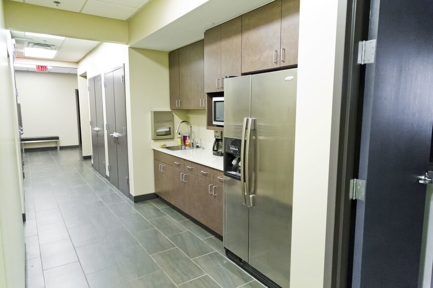 More Photos Of 1616 S Main St, Tulsa Office For Lease