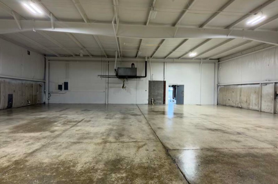 More Photos Of 2975 Symmes Rd, Fairfield Warehouse For Lease