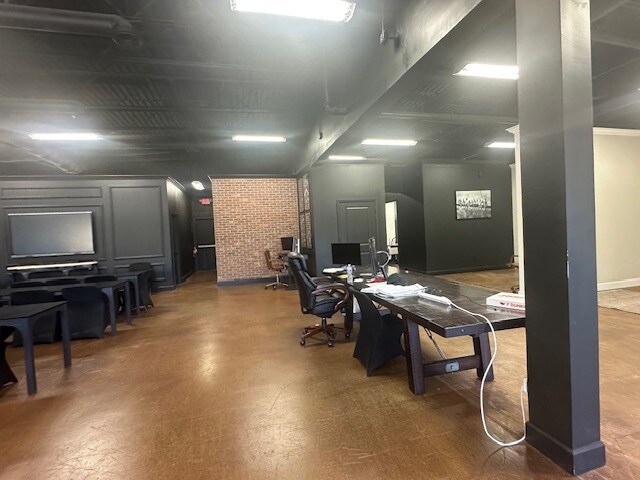More Photos Of 104-194 Hicks Dr, Rome Storefront Retail Office For Lease