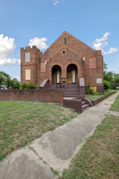 More Photos Of 3428 Littlejohn Ave, Fort Worth Religious Facility For Sale