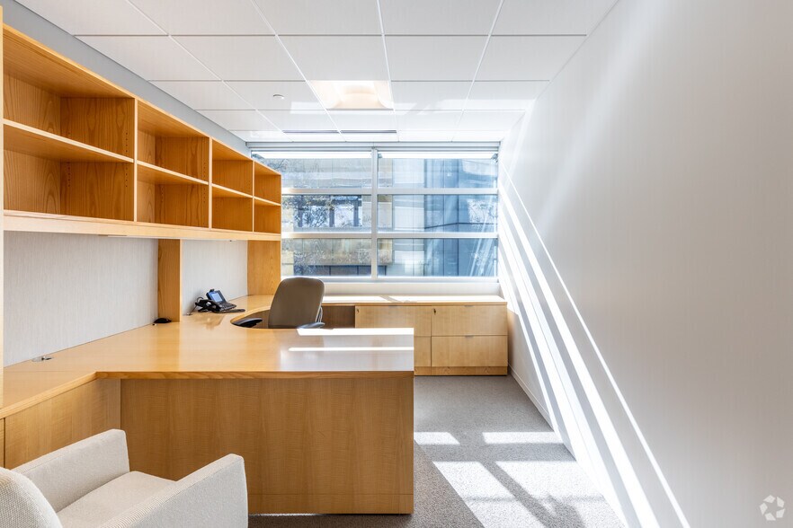 More Photos Of 2900 K St NW, Washington Office For Sale