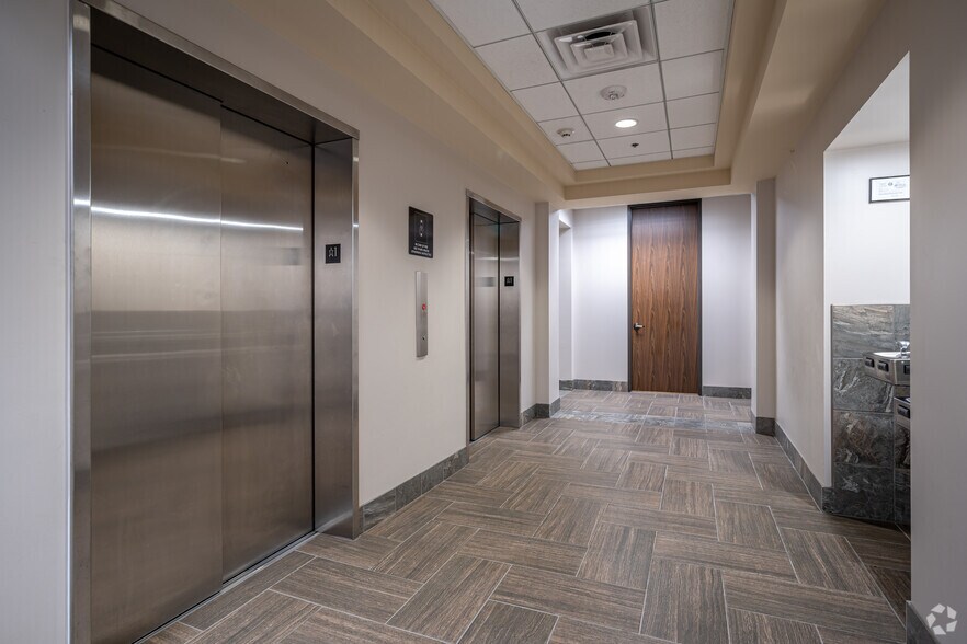 More Photos Of 6605 Cypresswood Dr, Spring Office For Lease