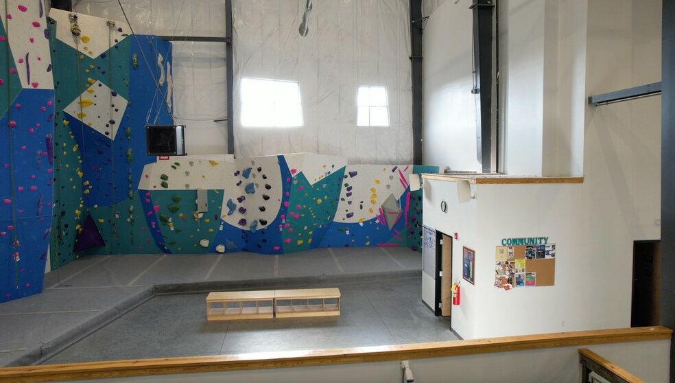 More Photos Of 1901 Eljadid St, Morgantown Health Club For Sale