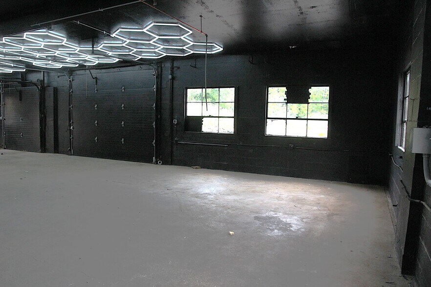More Photos Of 356 Old Maple Ave, North Haven Office For Lease