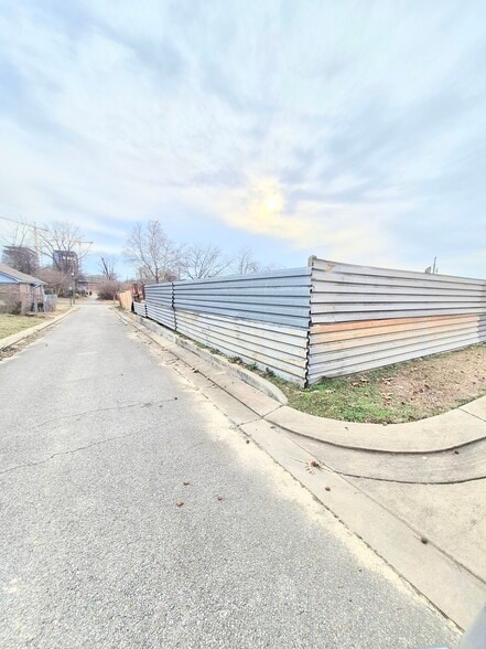 More Photos Of 618 N 3rd St, Memphis Auto Repair For Sale