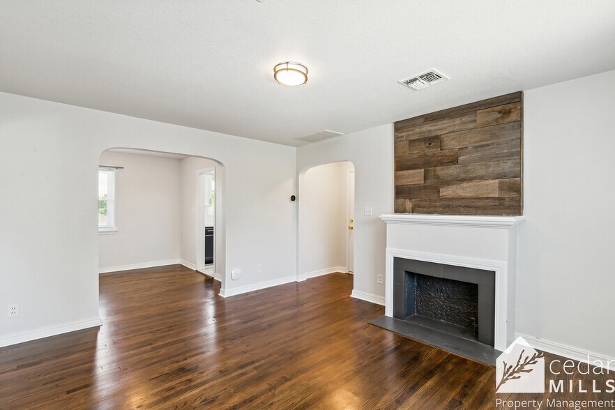 More Photos Of 644 N Bluff Ave, Wichita Multifamily For Sale