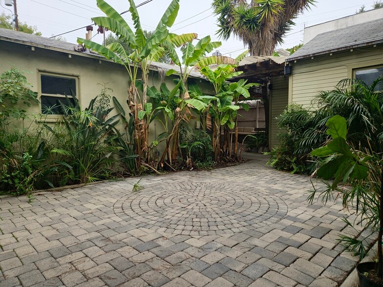More Photos Of 3127 Santa Monica Blvd, Santa Monica Freestanding For Lease