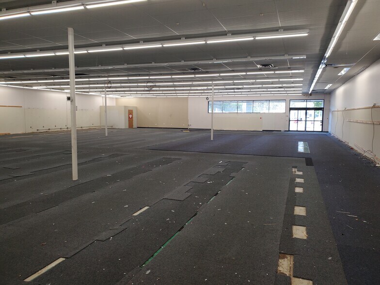 More Photos Of 1633 Gordon Hwy, Augusta Freestanding For Sale