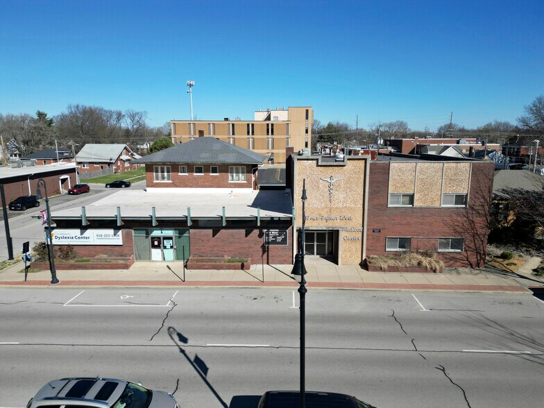 Primary Photo Of 415 W Main St, Collinsville Medical For Sale