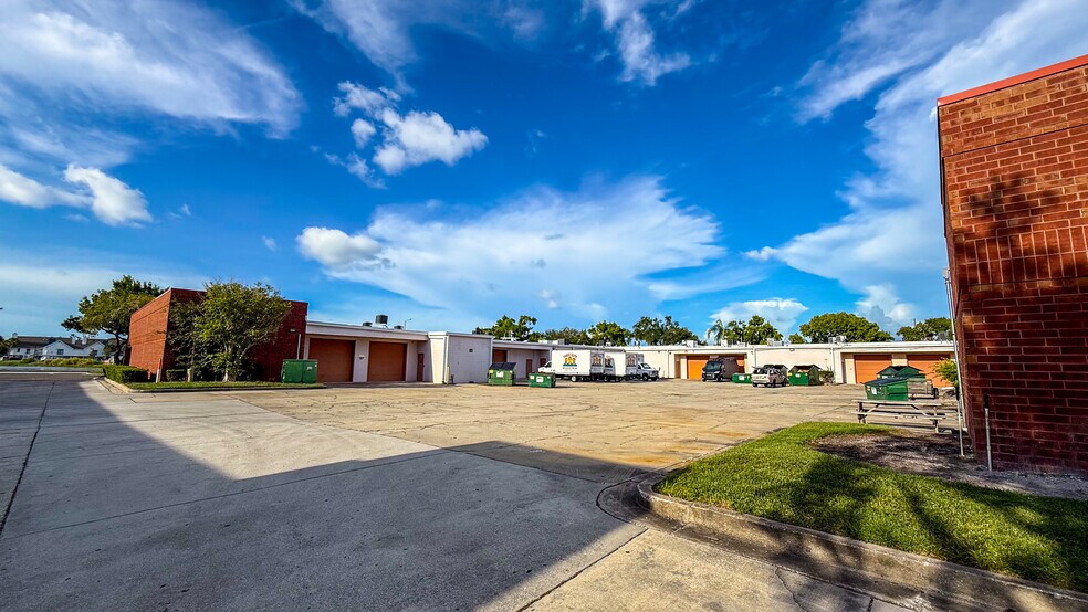 More Photos Of 4900 Creekside Dr, Clearwater Unknown For Lease