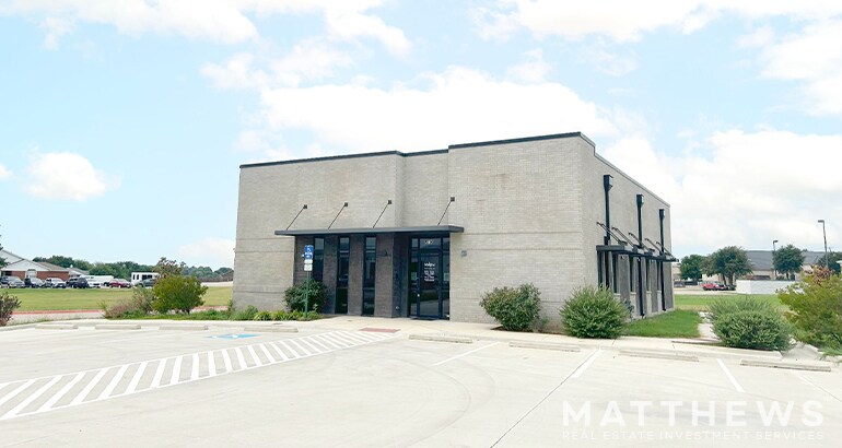More Photos Of 5700 North Park Dr, Watauga Medical For Lease