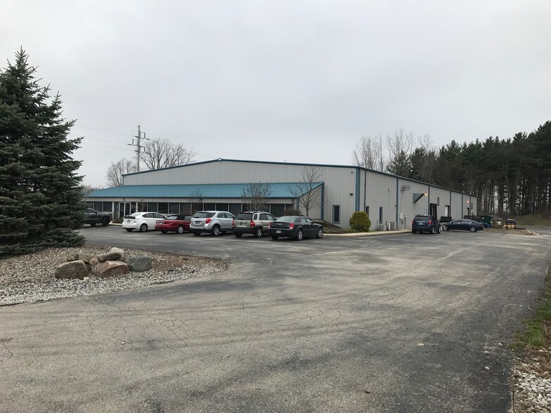 More Photos Of 3 Pequignot Dr, Pierceton Warehouse For Sale