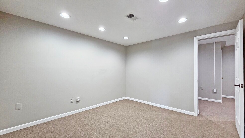 More Photos Of 1300-1302 Lafayette Dr, Alexandria Office For Lease