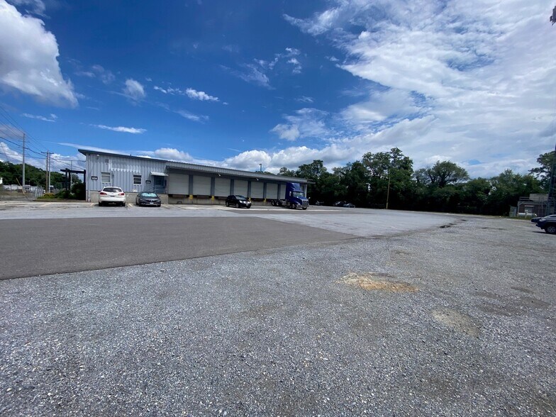 More Photos Of 1919 Plantation Rd, Roanoke Truck Terminal For Lease