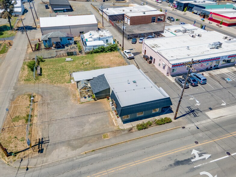 More Photos Of 119 S Calapooia St, Sutherlin Freestanding For Sale