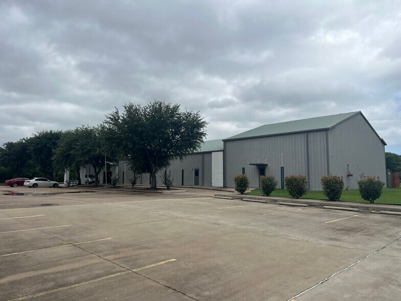 More Photos Of 12204 Sharpview Dr, Houston Religious Facility For Lease
