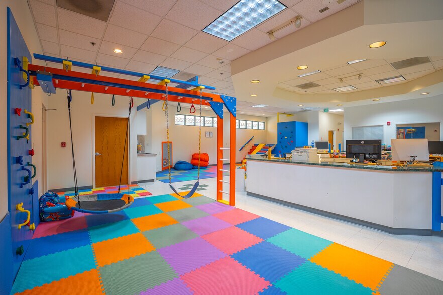 More Photos Of 222 I St, Los Banos Office For Lease