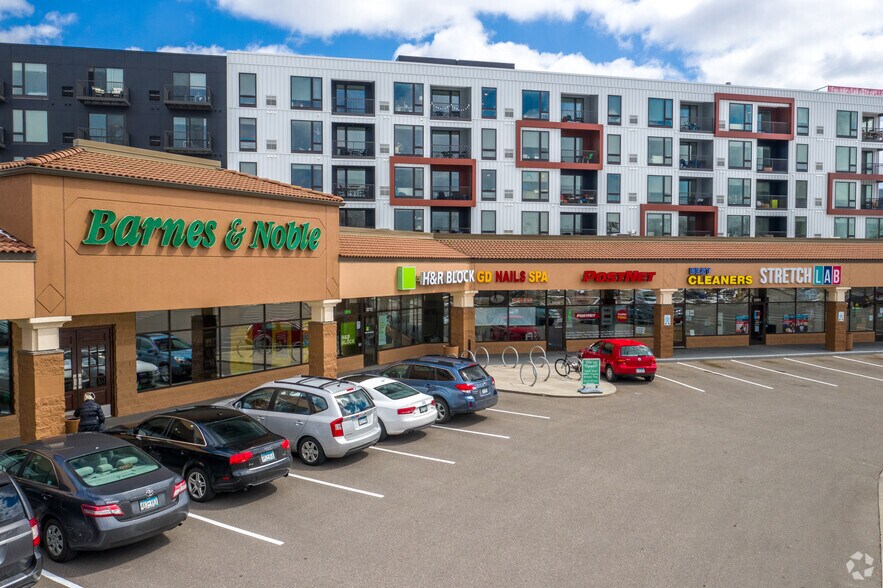 More Photos Of 3232-3254 W Lake St, Minneapolis Unknown For Lease