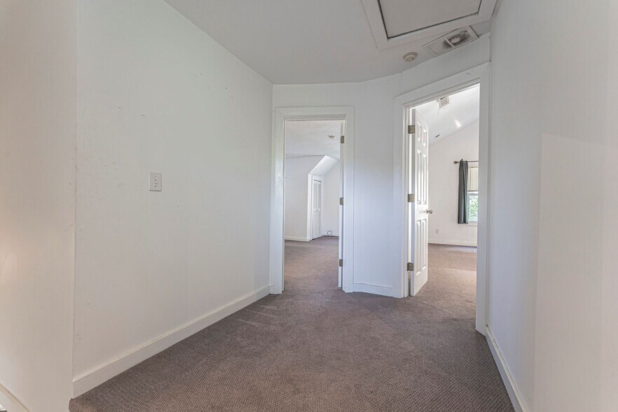More Photos Of 191 Chamberlain St, Raleigh Dormitory For Sale