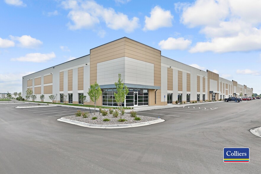 More Photos Of 2700 4th Ave E, Shakopee Warehouse For Lease