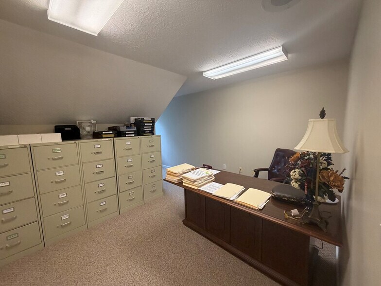 More Photos Of 730 E Second St, Blue Ridge Office For Sale