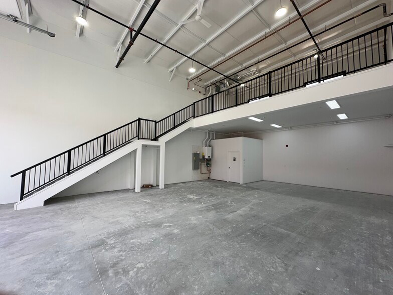 Primary Photo Of 12 Heatherglen Pl, Calgary Manufacturing For Lease