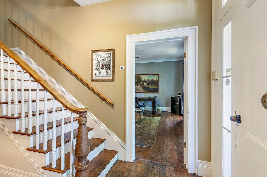 More Photos Of 240 E California St, Jacksonville Hotel For Sale