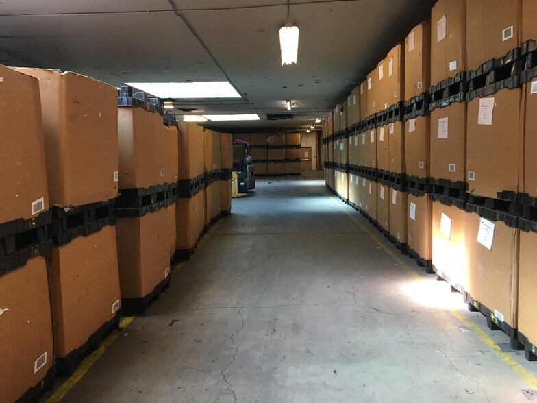 More Photos Of 129 S Grant St, Stockton Warehouse For Sale