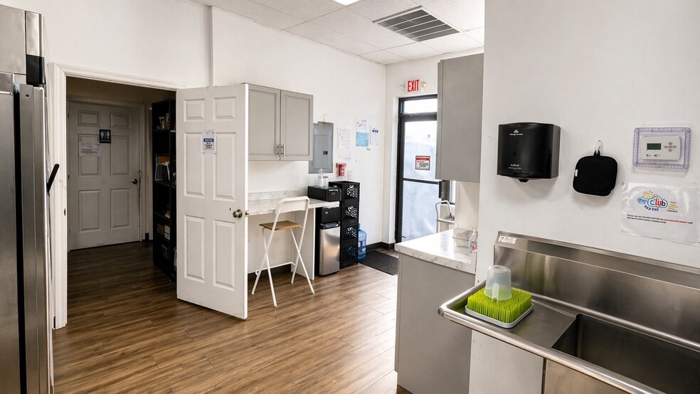 More Photos Of 163-175 Nassau Rd, Roosevelt Freestanding For Sale