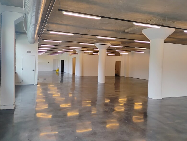 More Photos Of 2501 W Washington Blvd, Chicago Loft Creative Space For Lease