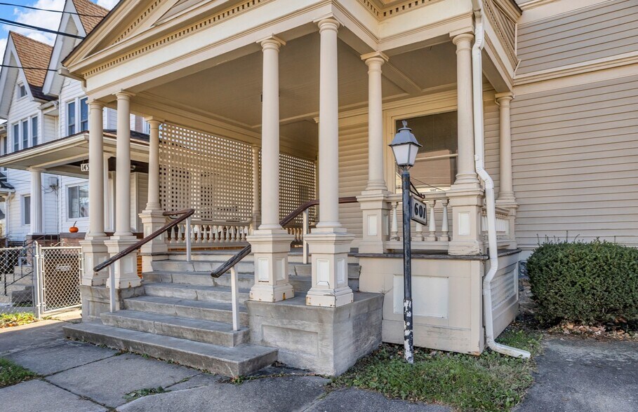 More Photos Of 601 S Jackson St, Jackson Office For Sale