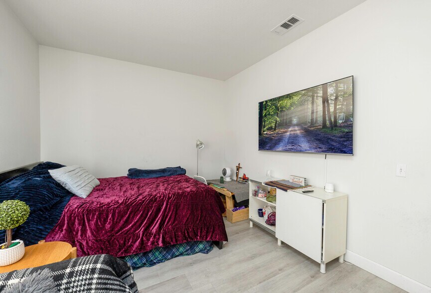More Photos Of 10997 Cedarhurst Way, Riverside Multifamily For Sale