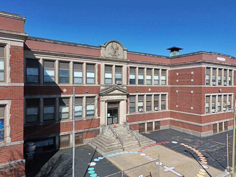 More Photos Of 91 Summer St, New Bedford Specialty For Sale