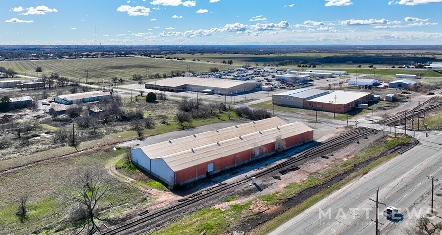 More Photos Of 3224 Beverly Dr, Wichita Falls Warehouse For Lease