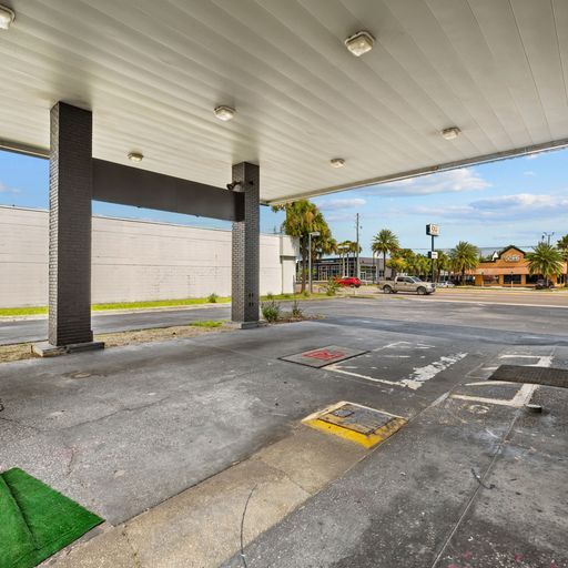 More Photos Of 9940 Atlantic Blvd, Jacksonville Auto Dealership For Lease