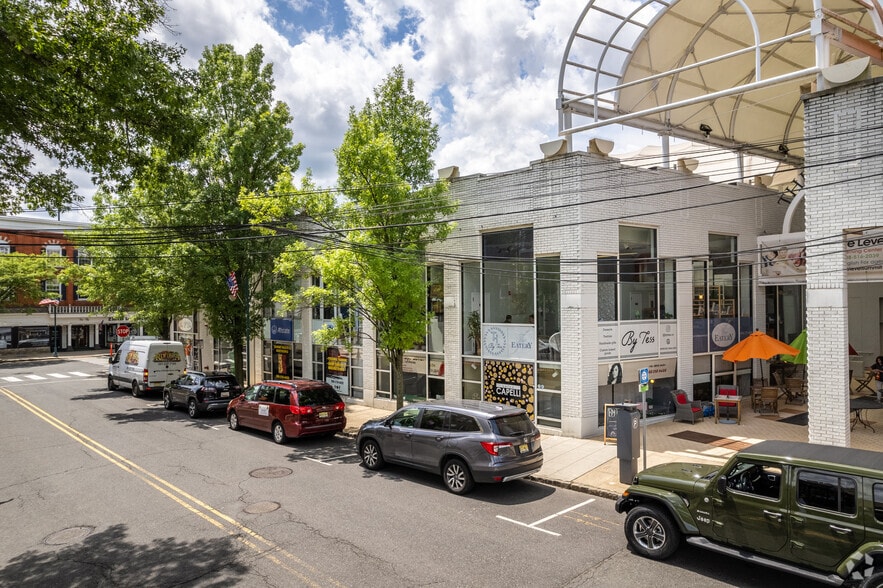 More Photos Of 447 Springfield Ave, Summit Unknown For Lease