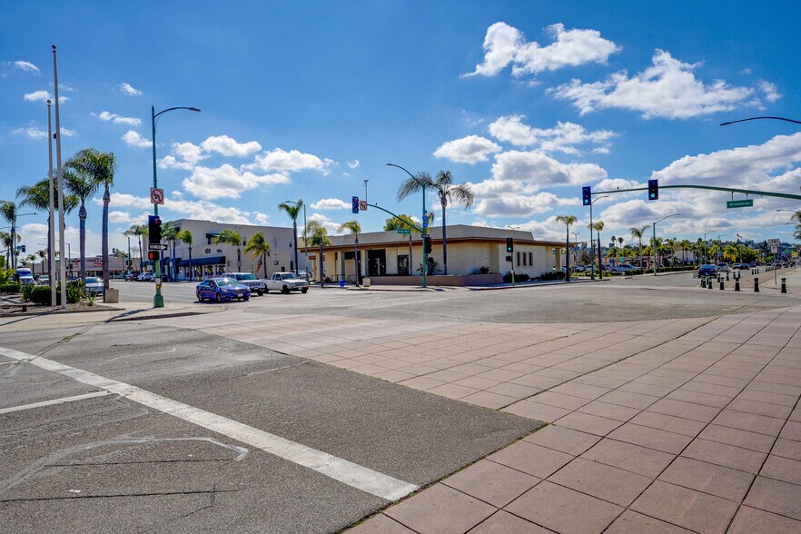 More Photos Of 125 N Broadway, Escondido Bank For Lease
