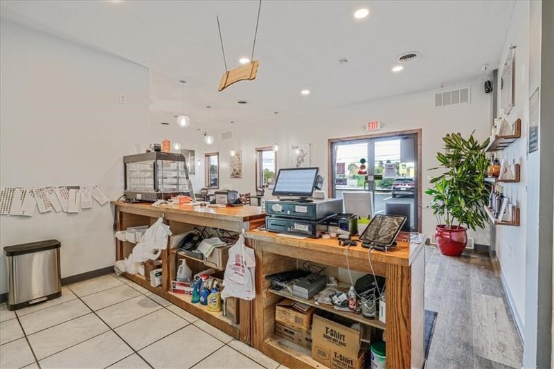 More Photos Of 3058 Washington Pike, Bridgeville Restaurant For Sale